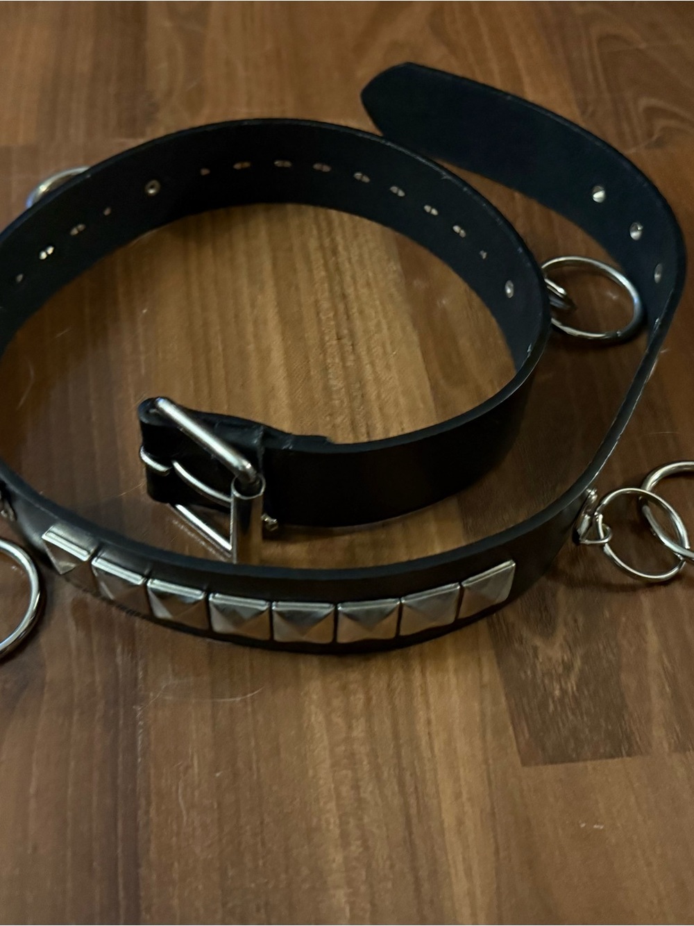 Grunge Mall Goth Genuine Leather Le Chateau Y2K 90s vintage studded belt hoops